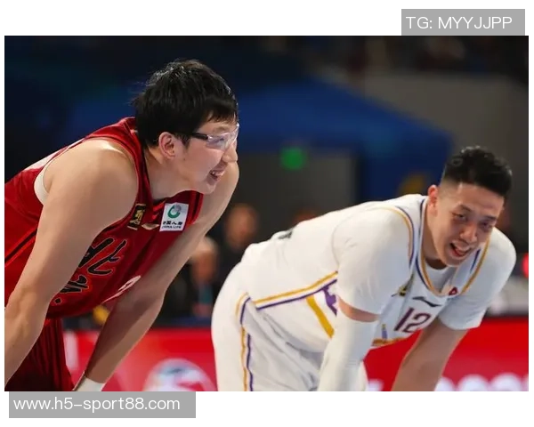 周琦眼伤初步检查结果乐观周一将公布最终诊断结果